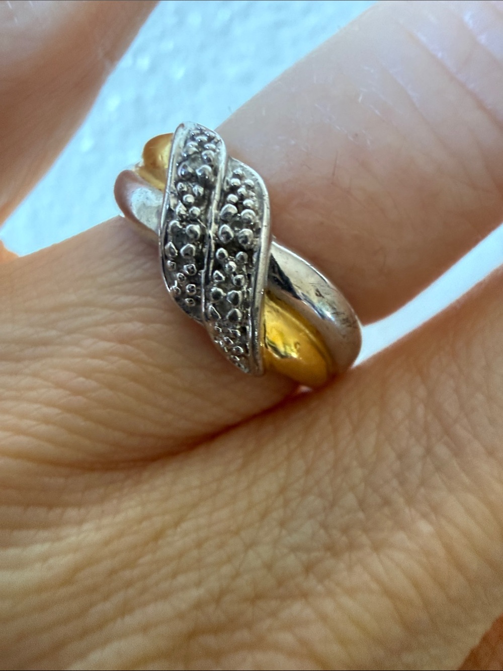Sterling .925, Gold. small Diamond two tone Ring 3.4g Stackable gold knot Sz 5